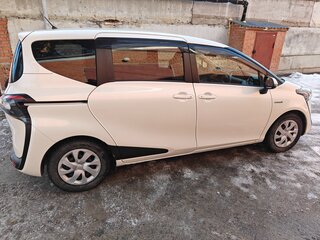 2018 Toyota Sienta II, белый, 1680000 рублей, вид 4