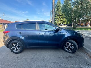 2020 Kia Sportage IV Рестайлинг, синий, 2600000 рублей, вид 3