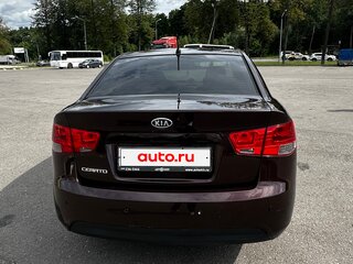 2010 Kia Cerato 6-speed II, пурпурный, 650000 рублей, вид 5