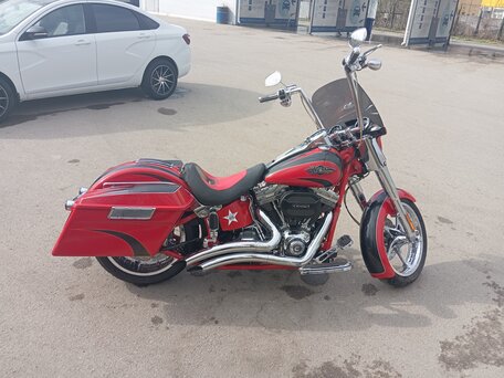 2011 Harley-Davidson CVO, красный, 1380000 рублей, вид 1