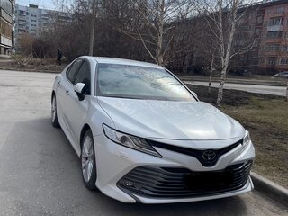 2019 Toyota Camry VIII (XV70), белый, 3900000 рублей, вид 2