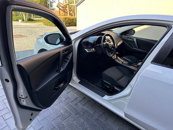 2012 Mazda 3 II (BL) Рестайлинг, белый, 1355000 рублей - вид 15