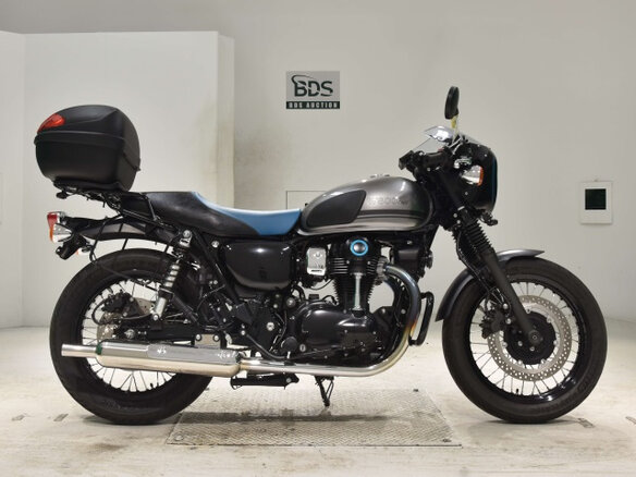 2021 Kawasaki W 800, чёрный, 900000 рублей