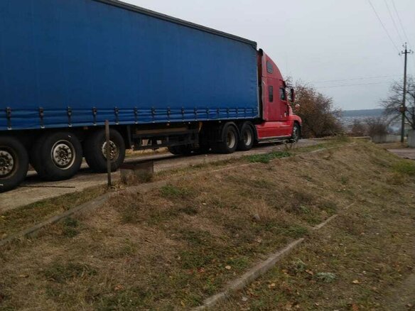 2004 Freightliner Century Class, красный, 1000000 рублей - вид 6