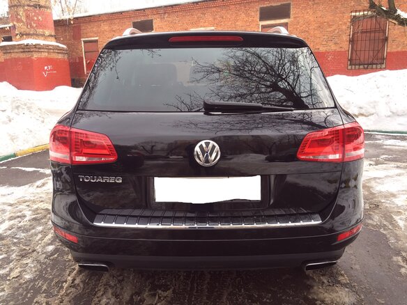 2014 Volkswagen Touareg II, чёрный - вид 4