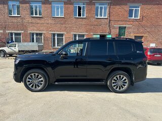 2021 Toyota Land Cruiser 300 Series, чёрный, 10500000 рублей, вид 4
