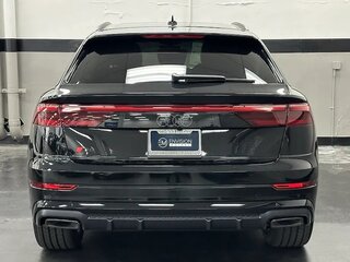2023 Audi Q8 55 TFSI I (4M), чёрный, 11010311 рублей, вид 4