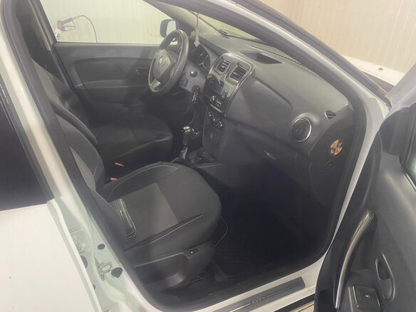 2019 Renault Logan Stepway II Рестайлинг, белый, 1250000 рублей - вид 6