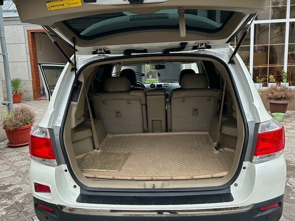 2012 Toyota Highlander II (XU40) Рестайлинг, белый, 2050000 рублей - вид 4