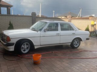 1985 Mercedes-Benz W123 200 5-speed, белый, 1300000 рублей, вид 4
