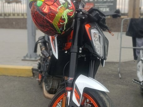 2021 KTM 890 Duke R, оранжевый, 1030000 рублей, вид 3