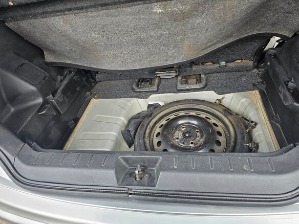 2011 Nissan Note I Рестайлинг, серебристый, 725000 рублей - вид 7
