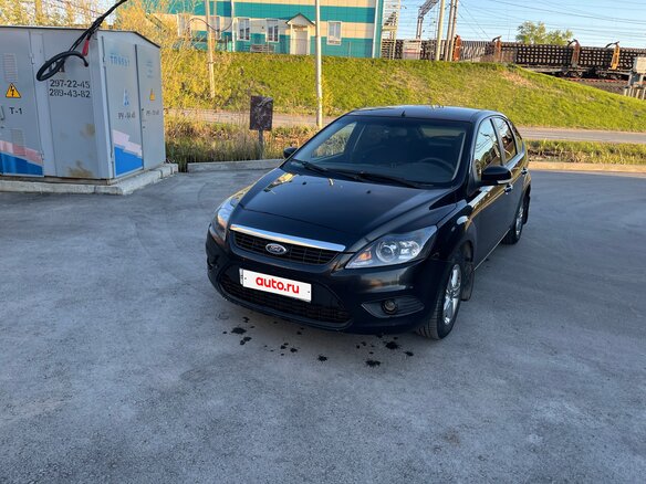 2010 Ford Focus II Рестайлинг, чёрный, 650000 рублей - вид 2
