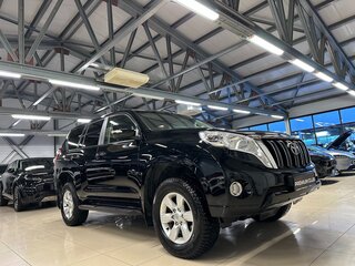 2014 Toyota Land Cruiser Prado 4-speed 150 Series Рестайлинг 1, чёрный, 3470000 рублей, вид 3