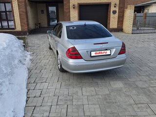 2003 Mercedes-Benz E-Класс 200 III (W211, S211), серебристый, 999000 рублей, вид 4