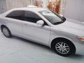 2009 Toyota Camry VI (XV40) Рестайлинг, серебристый, 1250000 рублей, вид 3