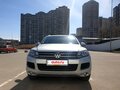 2013 Volkswagen Touareg II, серебристый, 2670000 рублей - вид 1