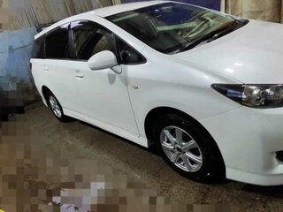 2011 Toyota Wish II, белый, 1345000 рублей, вид 2