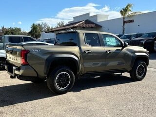 2025 Toyota Tacoma IV, зелёный, 7603851 рублей, вид 4