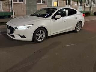 2018 Mazda Axela III Рестайлинг, белый, 1600000 рублей, вид 1