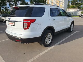 2015 Ford Explorer V, белый, 2250000 рублей, вид 4
