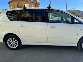 2004 Toyota Ipsum II (M20) Рестайлинг, белый, 1260000 рублей, вид 2