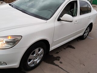 2013 Skoda Octavia II (A5) Рестайлинг, белый, 1000000 рублей, вид 2