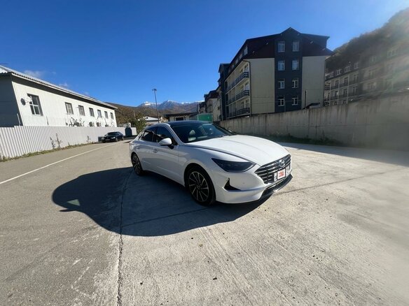 2020 Hyundai Sonata VIII (DN8), белый, 2650000 рублей - вид 2