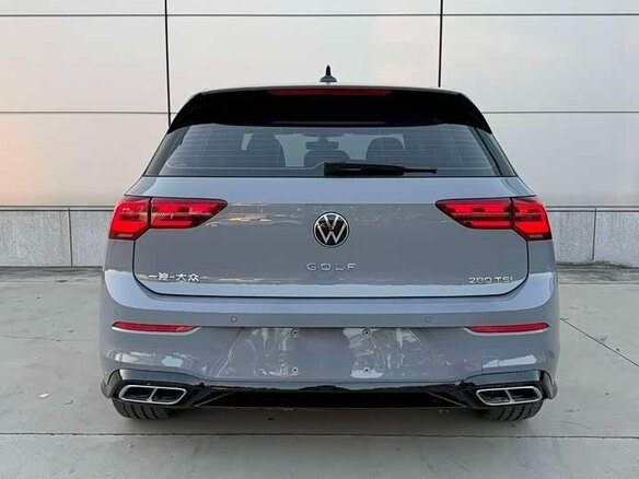 2022 Volkswagen Golf VIII, серый, 1950000 рублей - вид 4