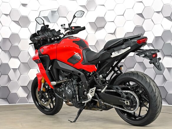 2022 Yamaha MT-09 Tracer (FJ-09), красный, 1399000 рублей - вид 7
