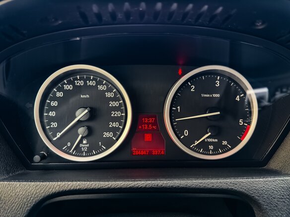 2010 BMW X6 40d I (E71), белый, 1750000 рублей - вид 23