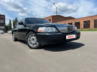 2011 Lincoln Town Car III Рестайлинг, чёрный, 4000000 рублей, вид 2