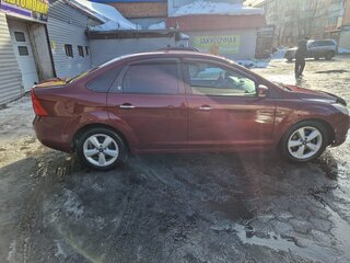 2008 Ford Focus II Рестайлинг, красный, 350000 рублей, вид 3