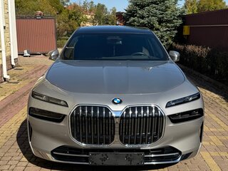 2022 BMW 7 серии 740d xDrive VII (G70), серый, 11000000 рублей, вид 2