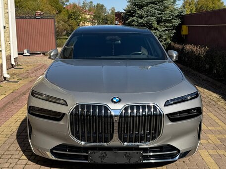 2022 BMW 7 серии 740d xDrive VII (G70), серый, 11000000 рублей, вид 2