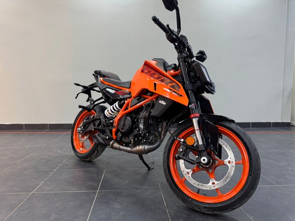 2025 KTM 390 Duke, золотистый, 699000 рублей - вид 12