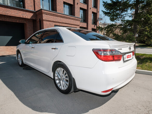 2015 Toyota Camry VII (XV50) Рестайлинг, белый, 2250000 рублей - вид 5