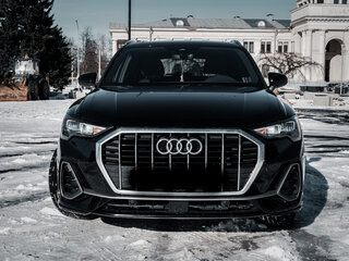 2020 Audi Q3 45 TFSI II (F3), чёрный, 2786134 рублей, вид 2