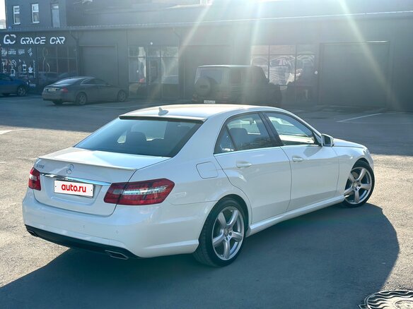 2011 Mercedes-Benz E-Класс 300 IV (W212, S212, C207), белый, 1690000 рублей - вид 12