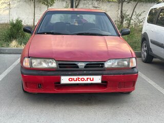 1992 Nissan Primera I (P10), красный, 120000 рублей, вид 1