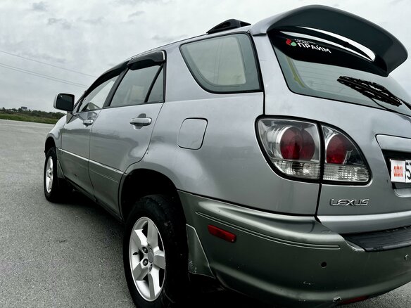 2002 Lexus RX 300 I, серебристый - вид 2