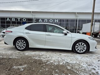 2018 Toyota Camry VIII (XV70), белый, 2450000 рублей, вид 5
