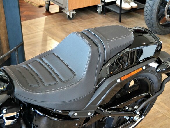 2024 Harley-Davidson Fat Bob, чёрный, 3100000 рублей - вид 16