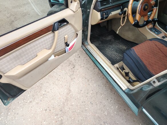 1990 Mercedes-Benz W124 230, зелёный, 350000 рублей - вид 22
