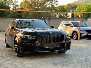 2020 BMW 7 серии 730d xDrive VI (G11/G12) Рестайлинг, чёрный, 6000000 рублей, вид 4