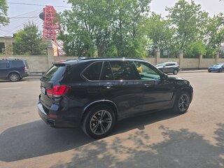 2017 BMW X5 30d III (F15), чёрный, 3600000 рублей, вид 4