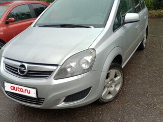 2011 Opel Zafira B Рестайлинг, серебристый, 600000 рублей, вид 2