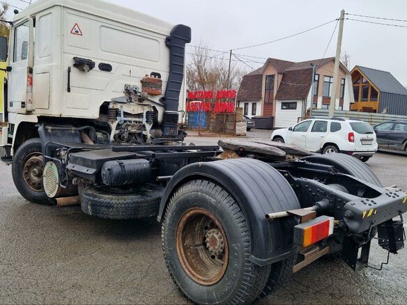 1993 Volvo F-Series, белый, 700000 рублей - вид 5