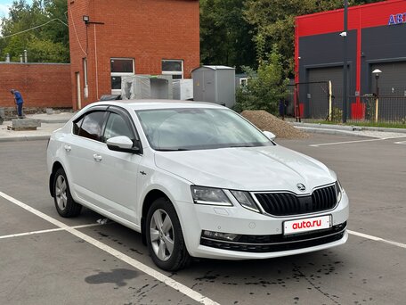 2020 Skoda Octavia III (A7) Рестайлинг, белый, 1890000 рублей, вид 3