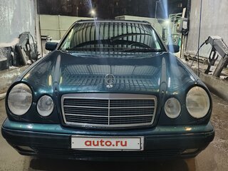 1997 Mercedes-Benz E-Класс 200 II (W210, S210), зелёный, 740000 рублей, вид 2